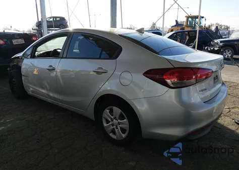 2017 Kia Forte Lx z USA, uszkodzony, nr VIN 3KPFK4A77HE139553